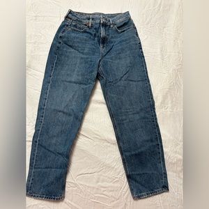 American Eagle Size 6 straight leg jeans